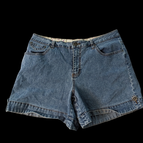 V.H.S Jeans Size 14 Shorts - Picture 1 of 3